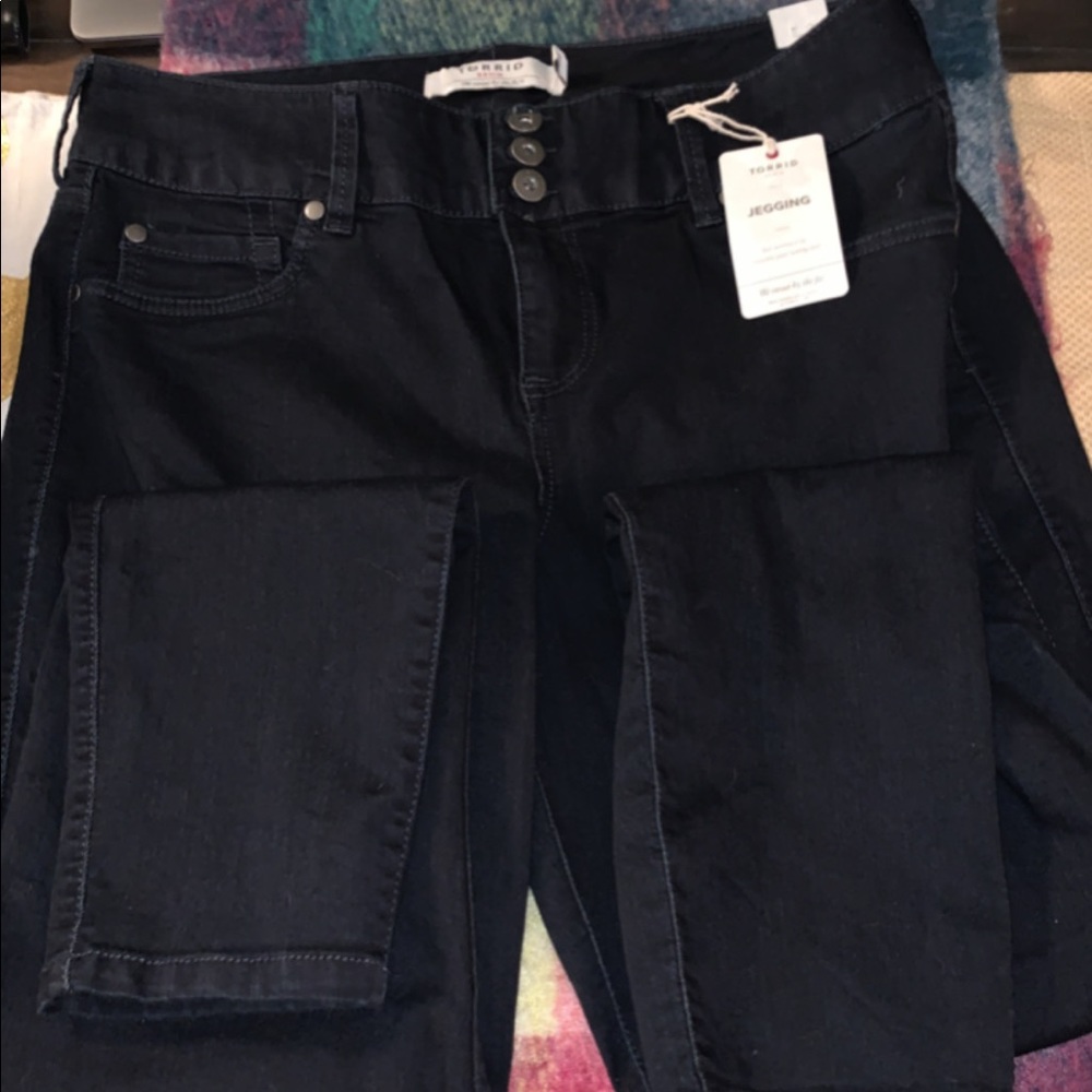 Size 16 NWT Torrid Jeggins, Black
